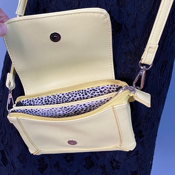 Purse - Picture 2 of 4